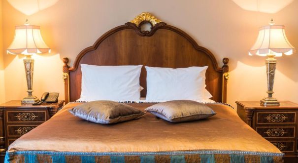 داخل اتاق هتل داخل اتاق هتل