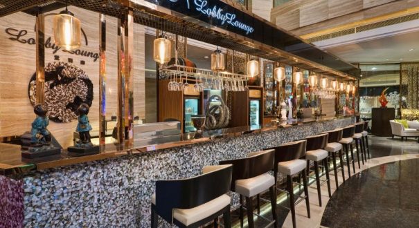 بار هتل کراون پلازا نوا اسکوار بار هتل کراون پلازا نوا اسکوار