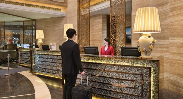 پذیرش هتل کراون پلازا نوا اسکوار پذیرش هتل کراون پلازا نوا اسکوار