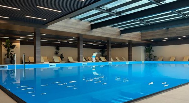 استخر سرپوشیده هتل گرندر باتومی استخر سرپوشیده هتل گرندر باتومی