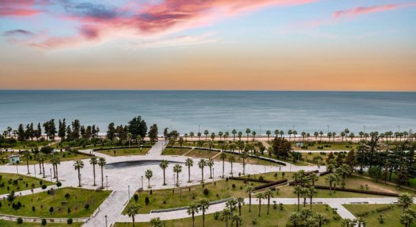 ساحل هتل گرندر باتومی ساحل هتل گرندر باتومی