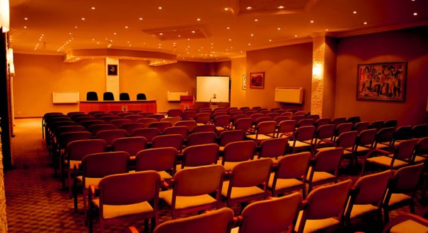 سالن کنفرانس هتل کلاب پینتا سالن کنفرانس هتل کلاب پینتا
