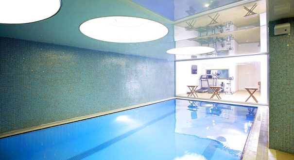 استخر سرپوشیده هتل امره بیچ مارماریس استخر سرپوشیده هتل امره بیچ مارماریس