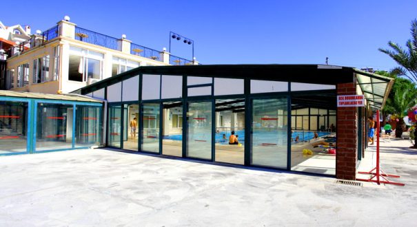 استخر سرپوشیده هتل کلاب پینتا استخر سرپوشیده هتل کلاب پینتا