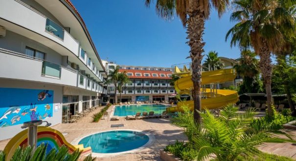 پارک آبی هتل ددمان کمر ریزورت پارک آبی هتل ددمان کمر ریزورت