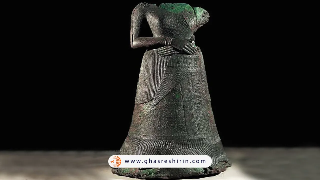 مجسمه ملکه ناپیراسو