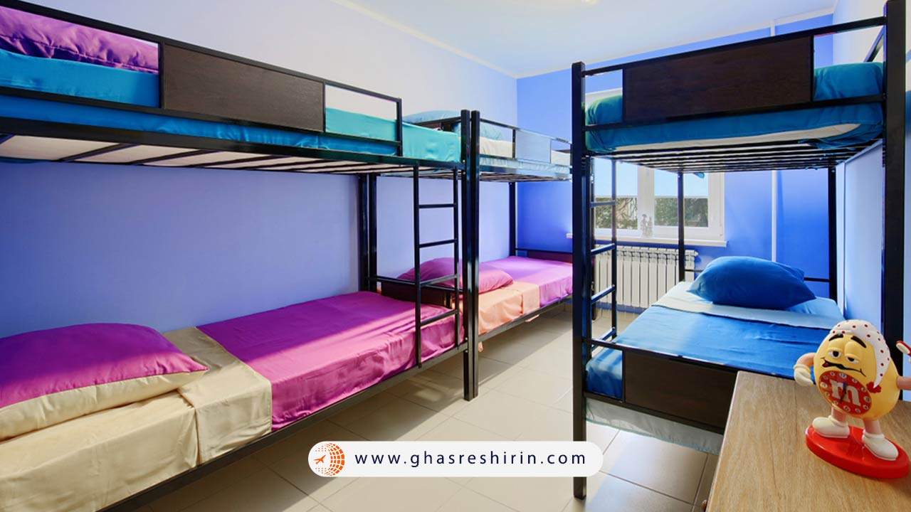 معایب اقامت در هاستل چیست؟