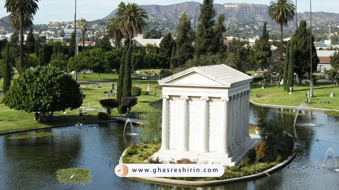 قبرستان-Hollywood-Forever،-لس‌آنجلس،-آمریکا