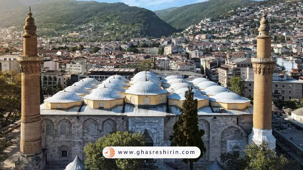 فضایی ساده اما اصیل و پر از جزئیات معماری تاریخی