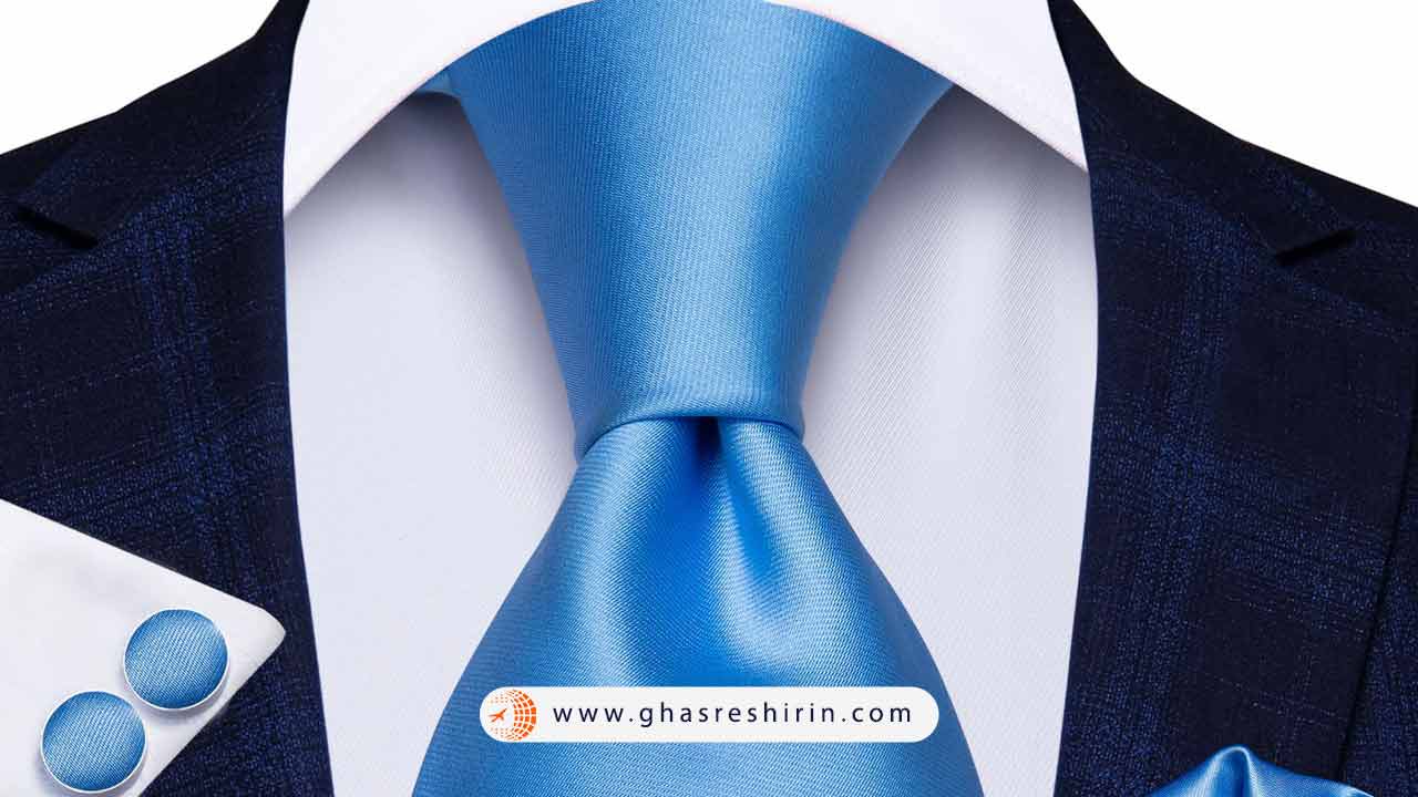 کراوات آبی: نماد اعتماد، وفاداری و آرامش