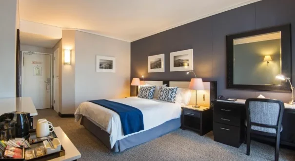 هتل کومودور کیپ تاون (The Commodore Hotel) هتل کومودور کیپ تاون (The Commodore Hotel)