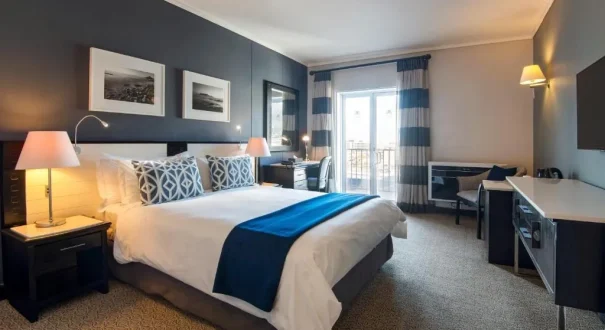 هتل کومودور کیپ تاون (The Commodore Hotel) هتل کومودور کیپ تاون (The Commodore Hotel)