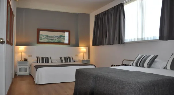 هتل آپارتمان آتنا بارسلونا (Aparthotel Atenea Barcelona) هتل آپارتمان آتنا بارسلونا (Aparthotel Atenea Barcelona)