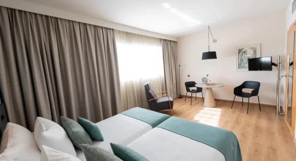 هتل آپارتمان آتنا بارسلونا (Aparthotel Atenea Barcelona) هتل آپارتمان آتنا بارسلونا (Aparthotel Atenea Barcelona)