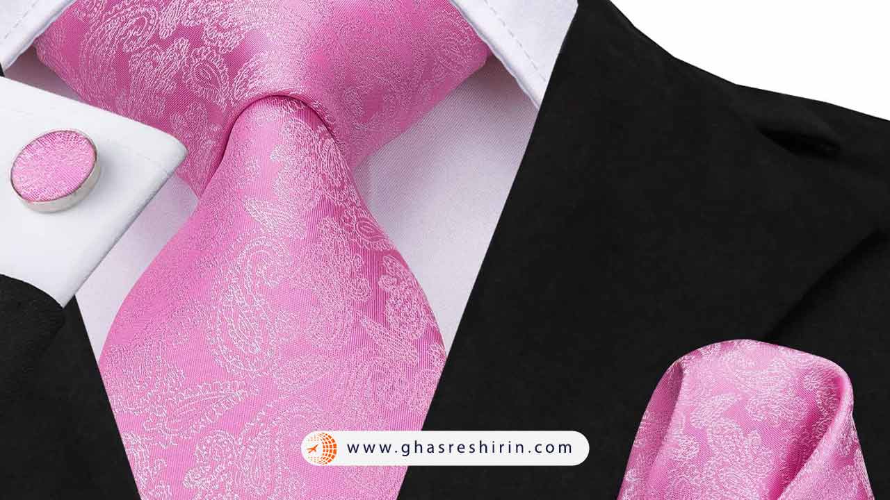 کراوات صورتی: نماد مهربانی، ظرافت و ابراز احساسات