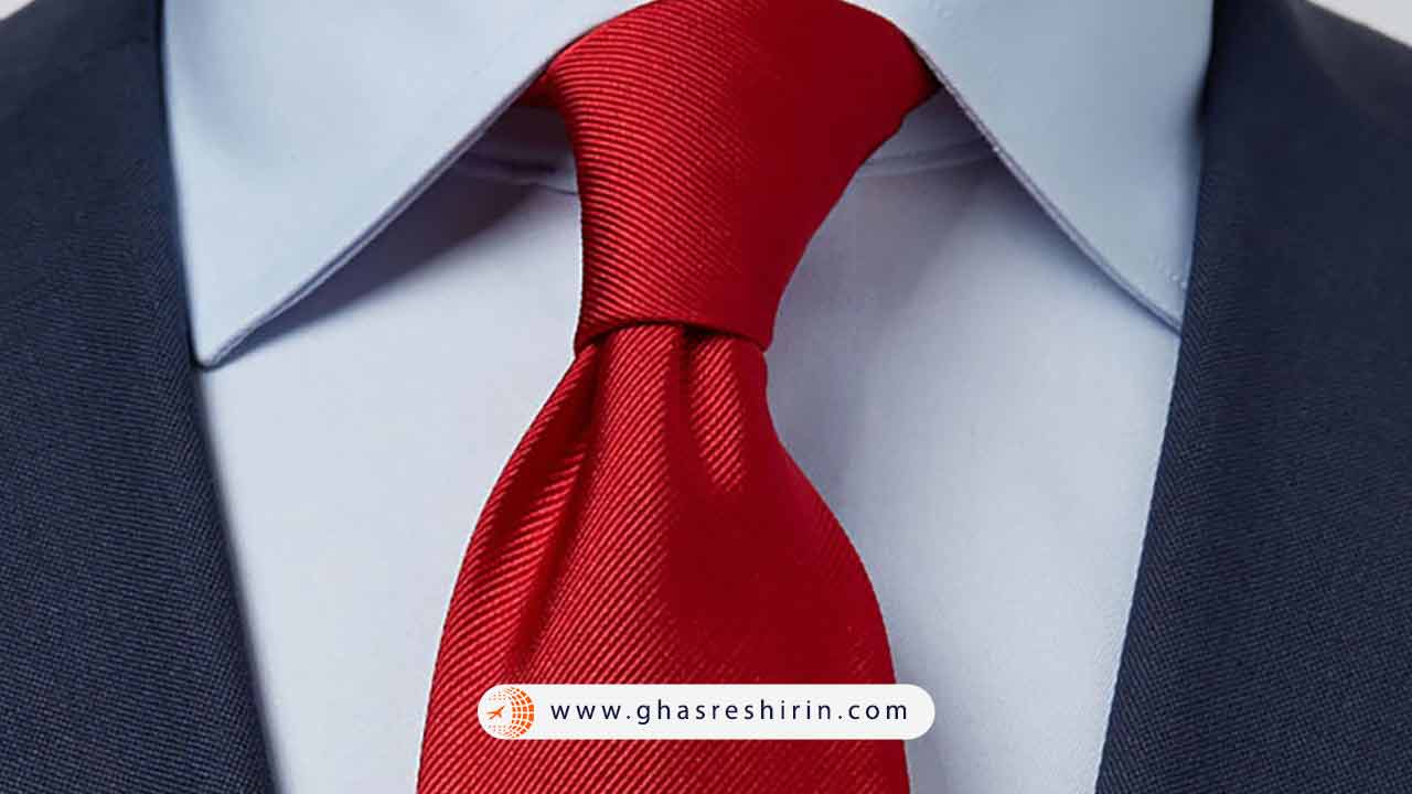 کراوات قرمز: نماد قدرت و جاه طلبی