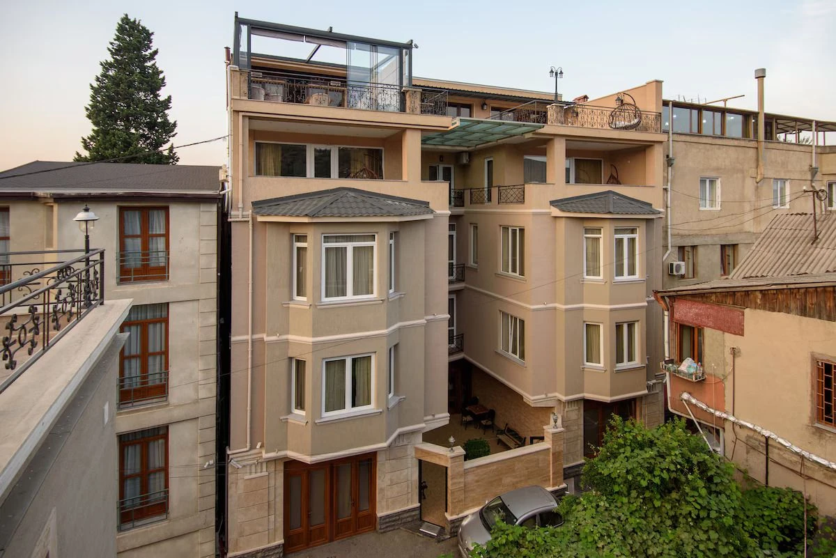 هتل کی ام ام تفلیس (KMM Hotel) هتل کی ام ام تفلیس (KMM Hotel)