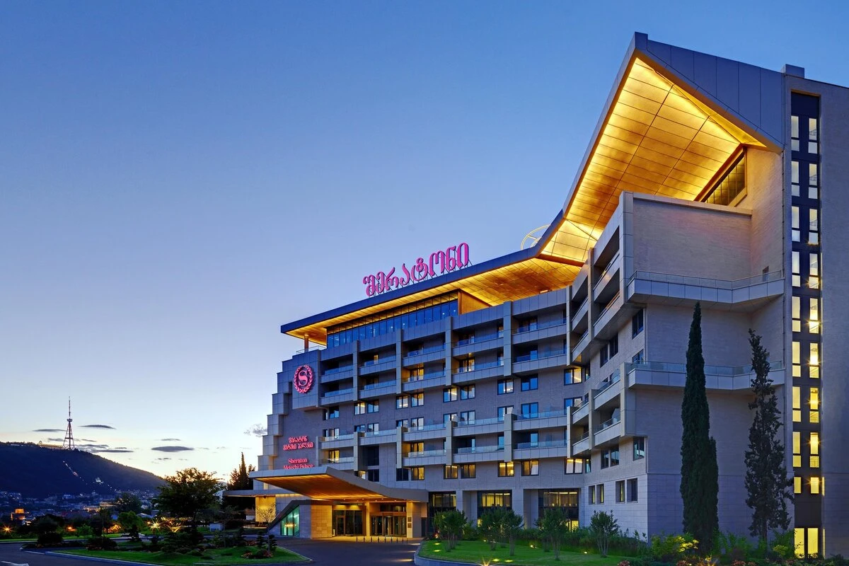 هتل شرایتون متچی تفلیس (Sheraton Grand Metechi) هتل شرایتون متچی تفلیس (Sheraton Grand Metechi)