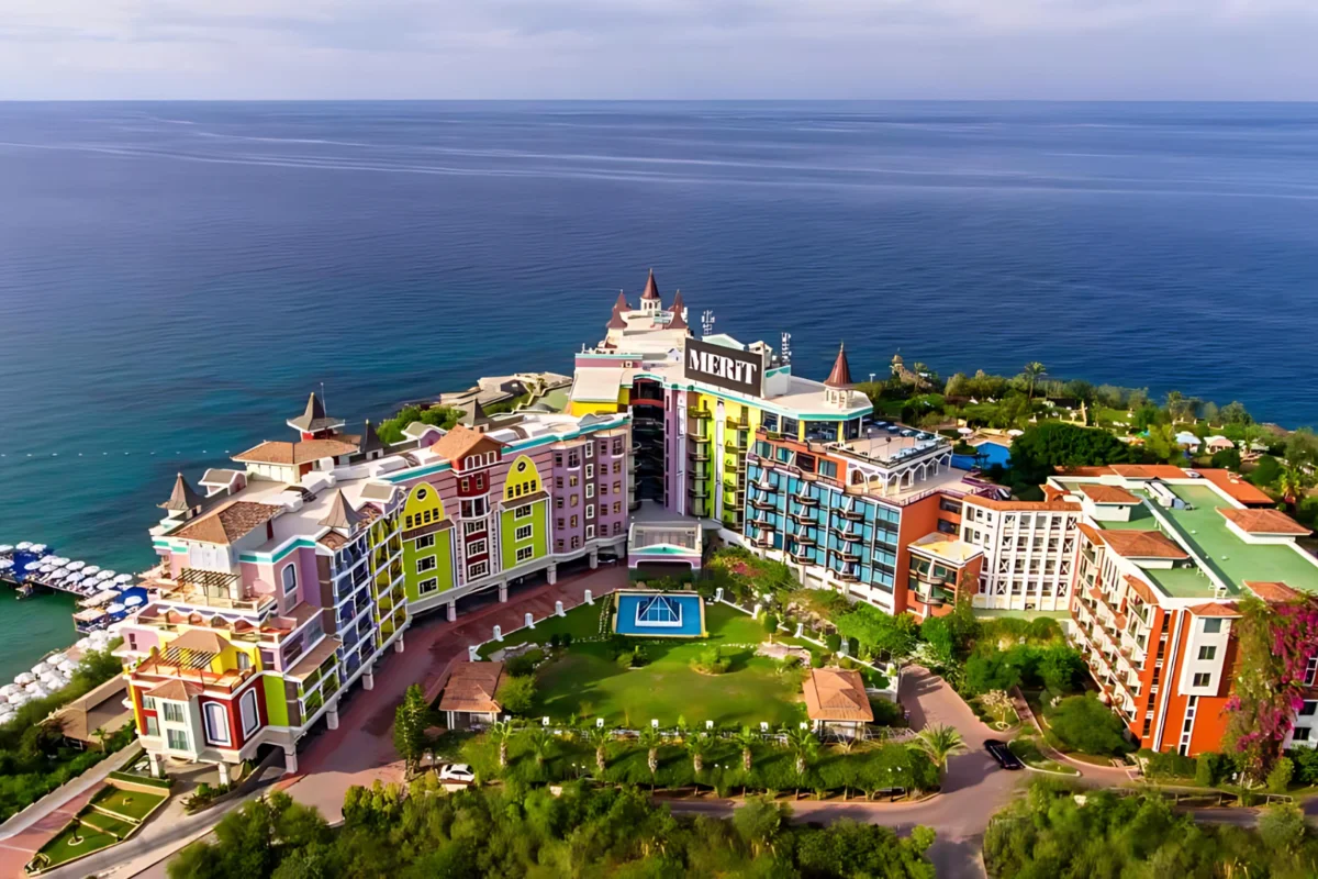 هتل مریت کریستال کاو گیرنه (Merit Crystal Cove Hotel Girne)