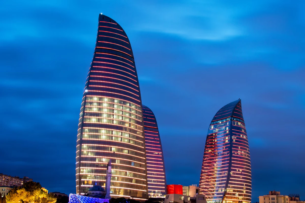 هتل فیرمونت باکو فلیم تاورز (Fairmont Baku Flame Towers)